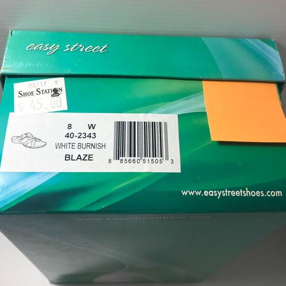 NWT Easy Street Comfort Wave White Slip-on Sandals 8W - Picture 9 of 10